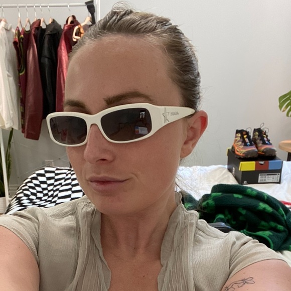 vintage Prada sunglasses - Picture 6 of 6